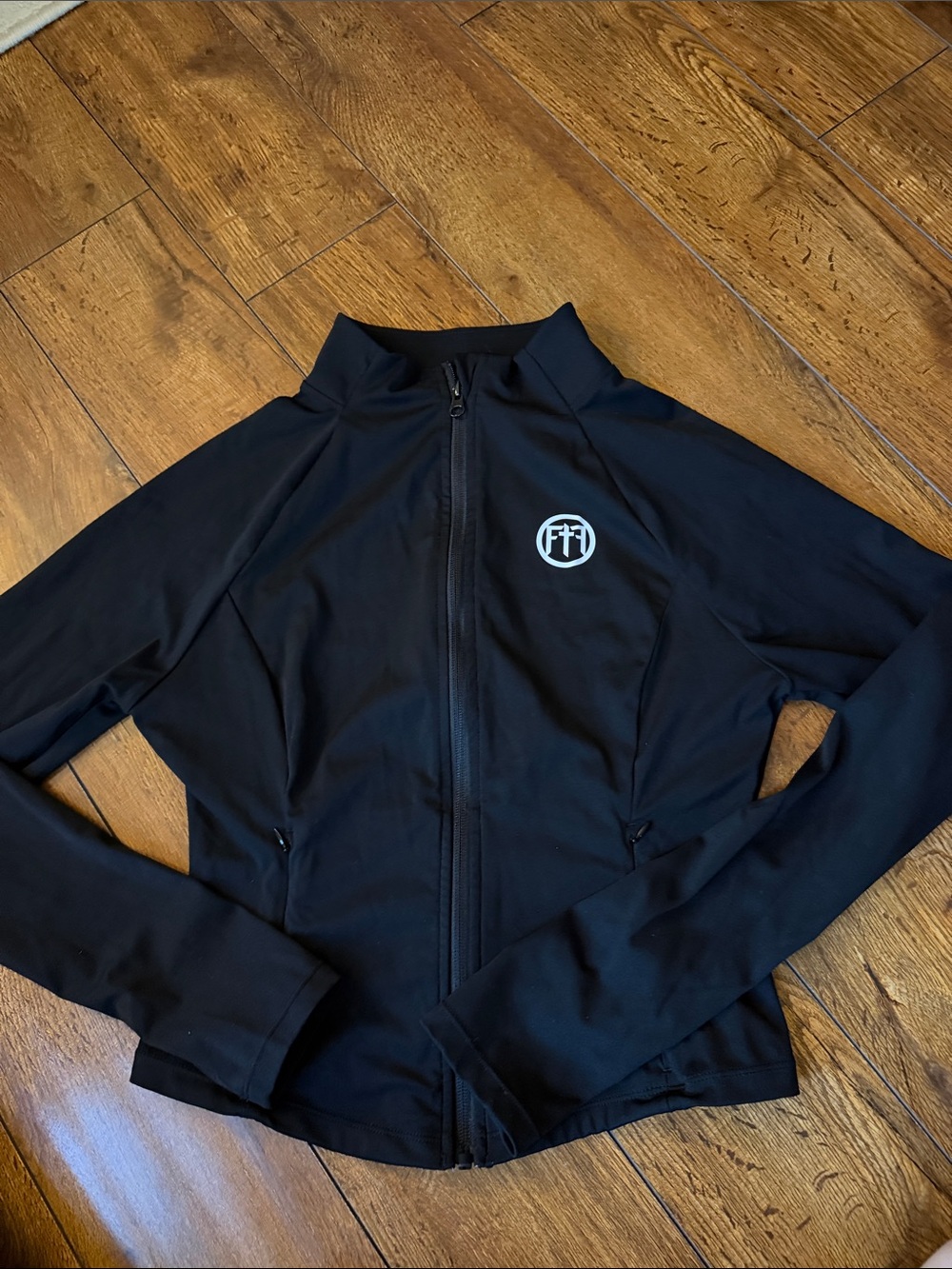 Women's Black Full-Zip Fitted Cropped Jacket